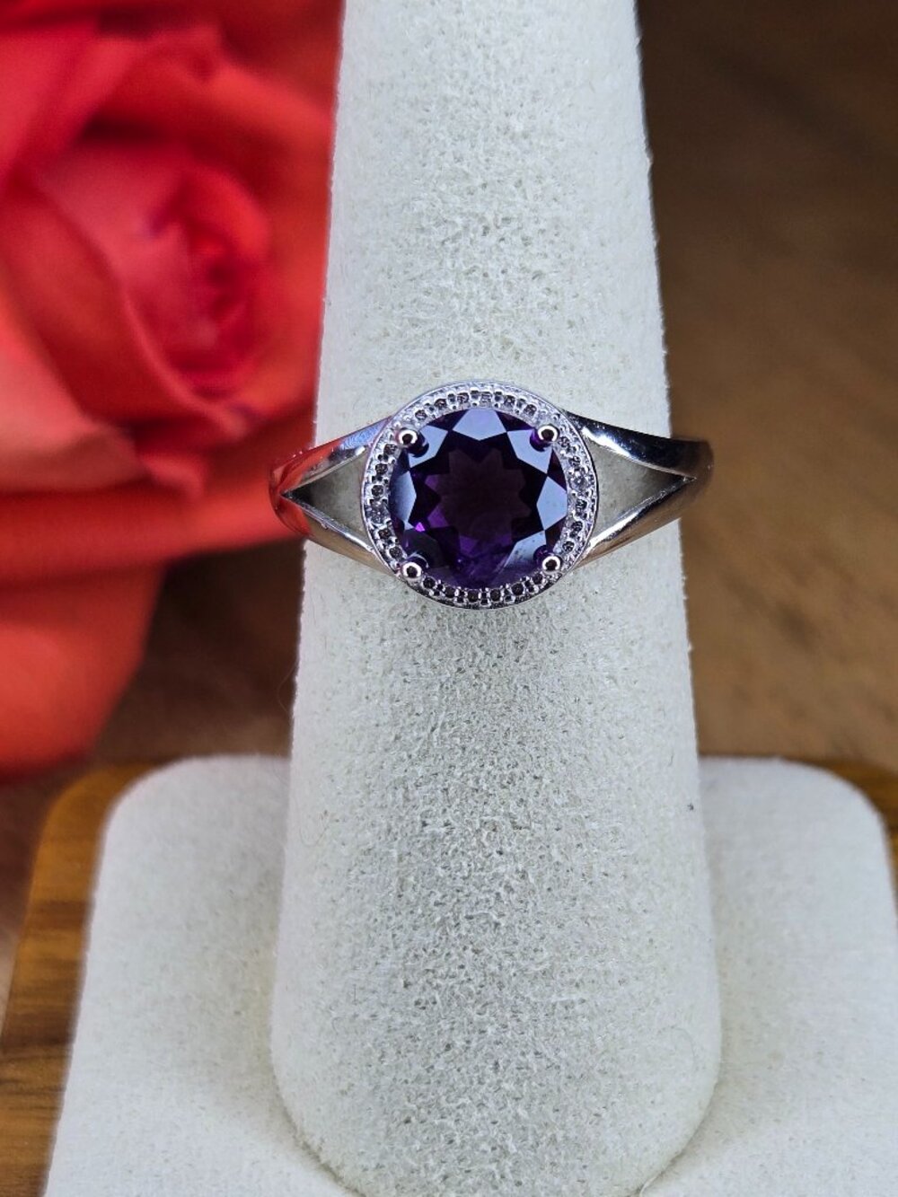 NWOT Purple Round Amethyst Halo Ring With Natural Diamond Accents Size 7
